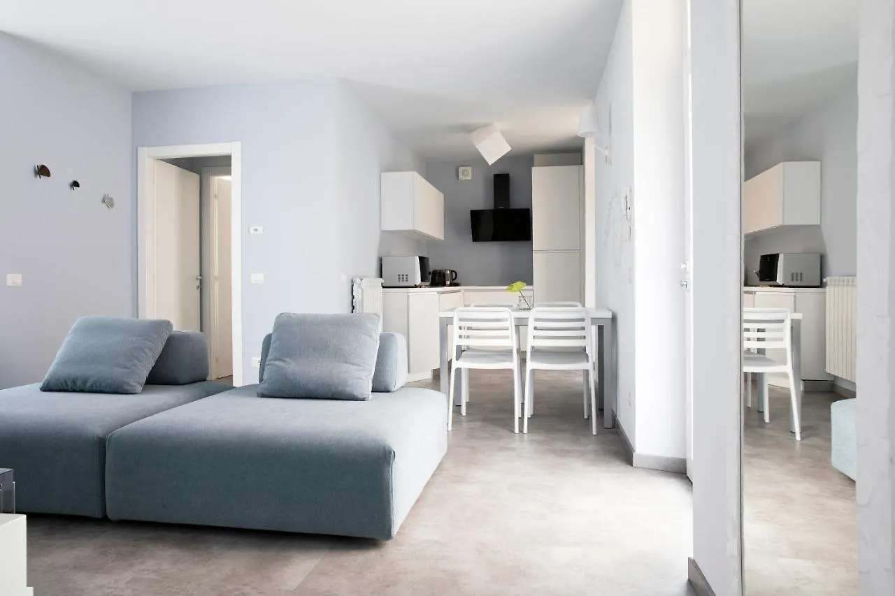 Apartment Charming Moment Di Villa Porta - Residenza Porto Vecchio Luino Italy